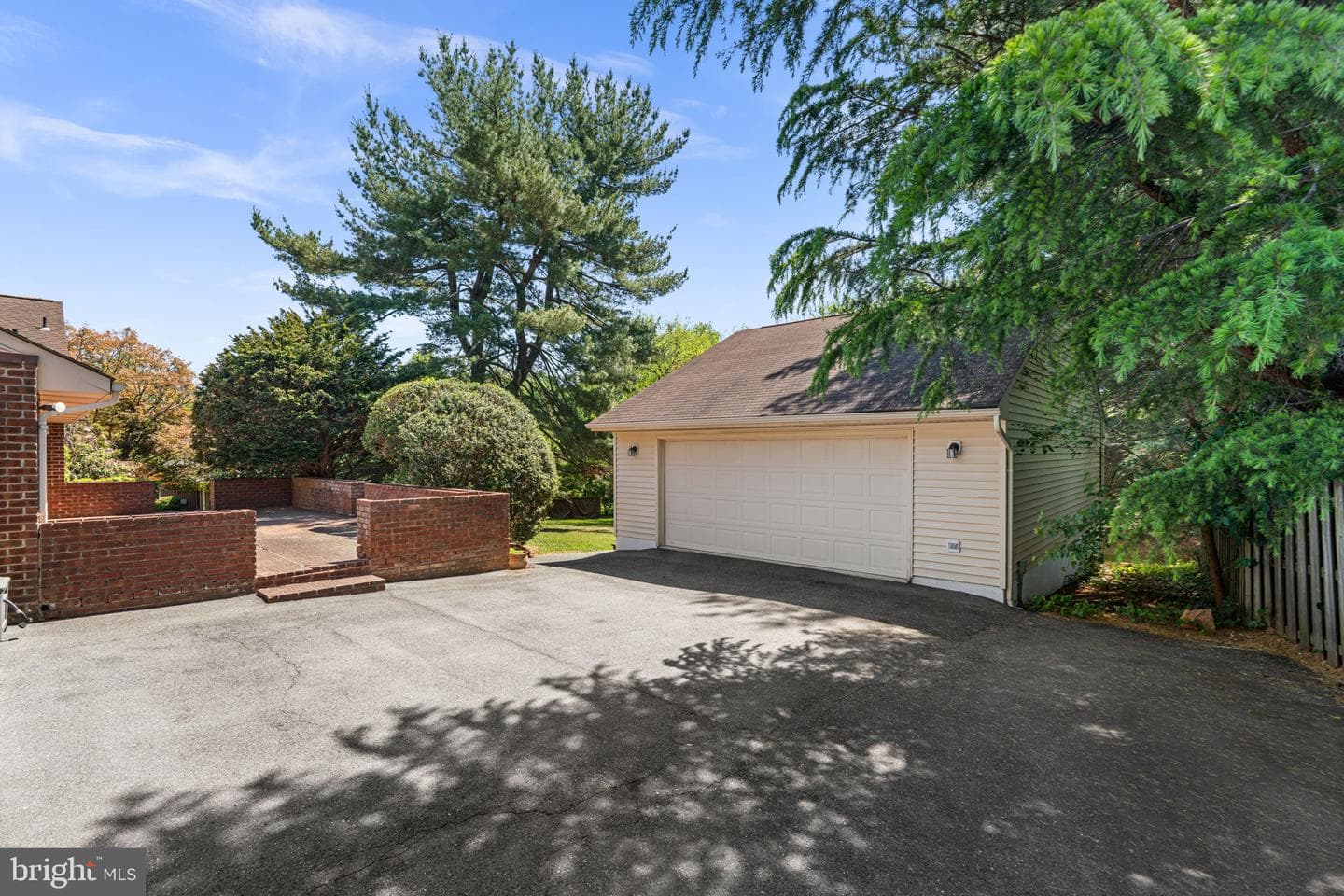 9187 Furrow Avenue photo 3