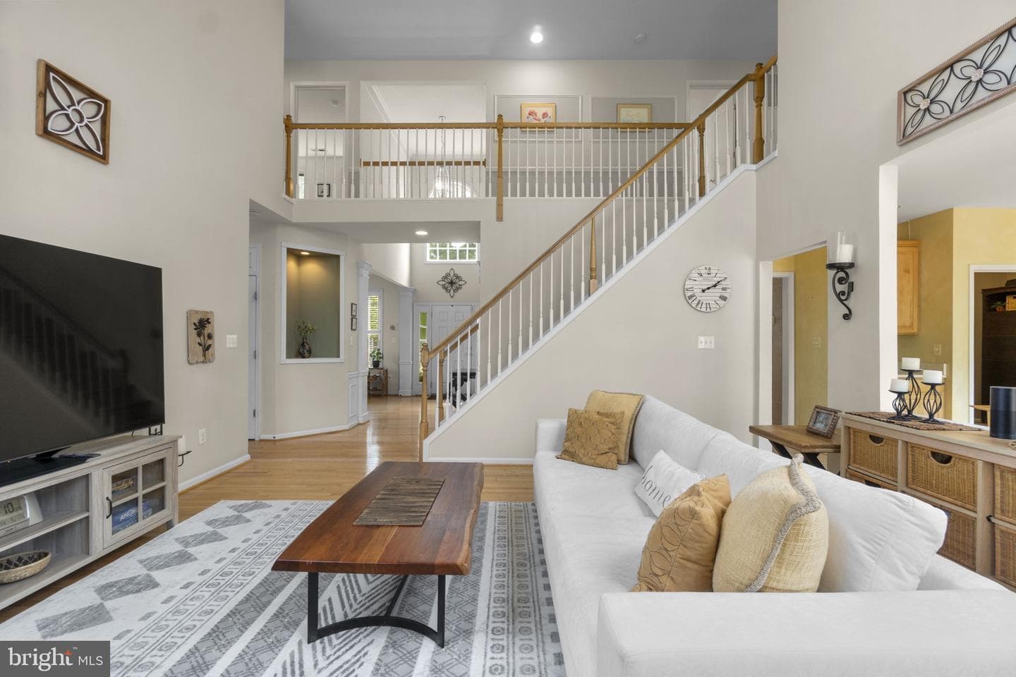 6418 Erin Drive photo 4