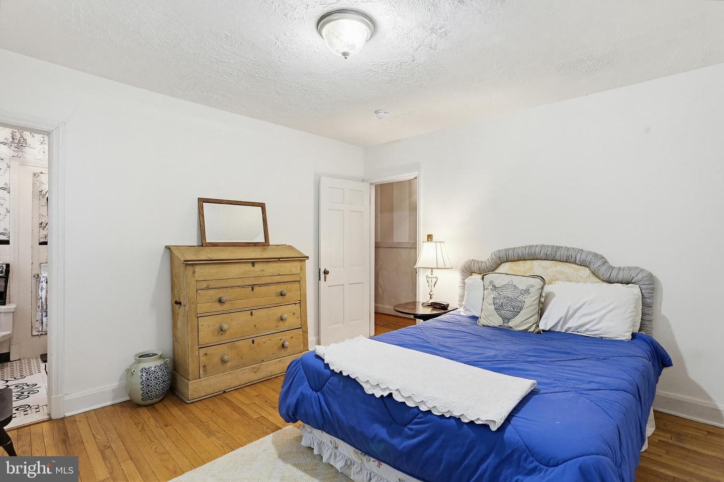 5060 Amesbury Drive photo 33
