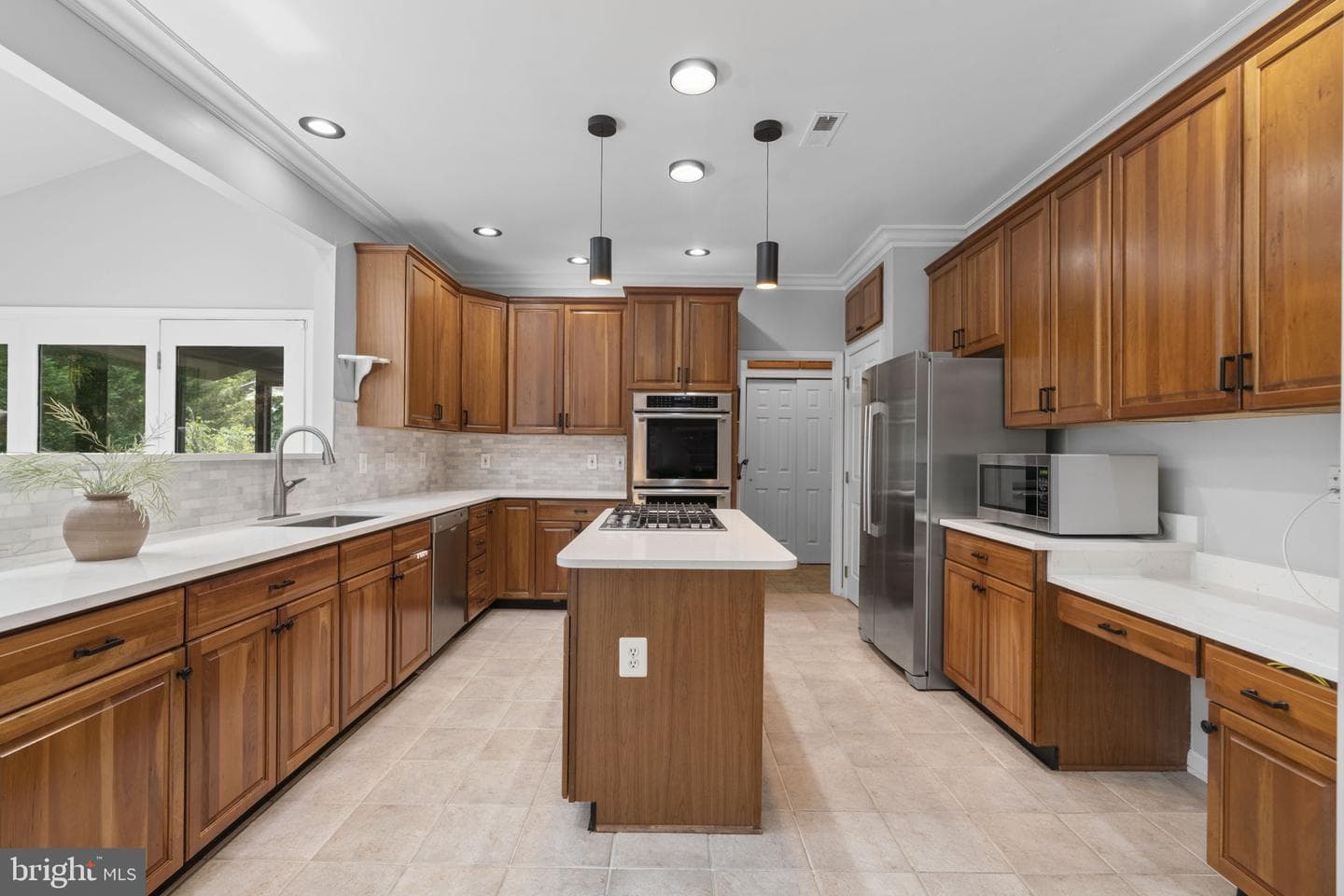 7036 River Oak Court photo 9