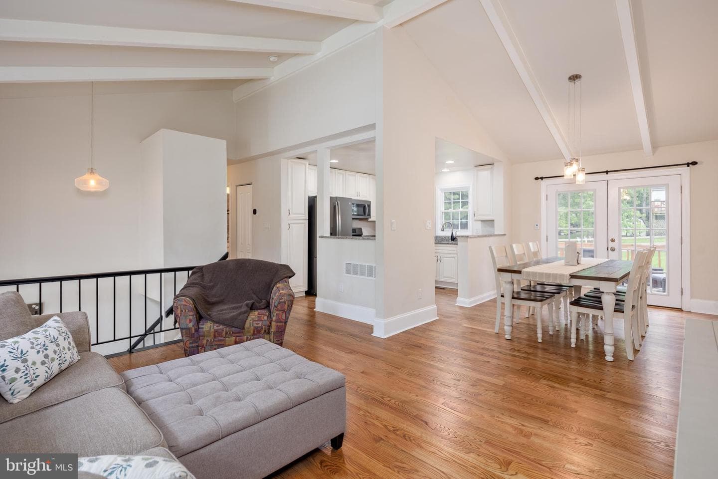 5444 Wolf River Lane photo 2