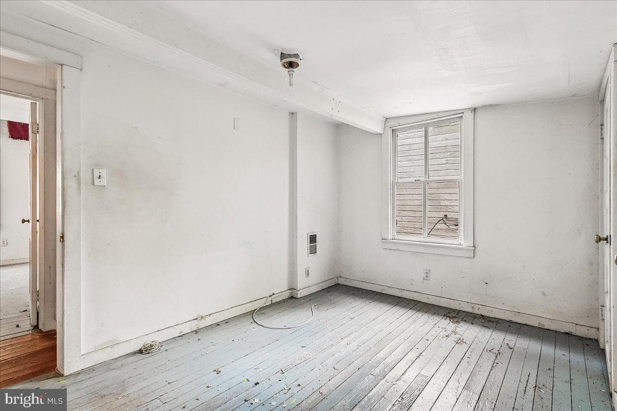 8472 Frederick Road photo 10