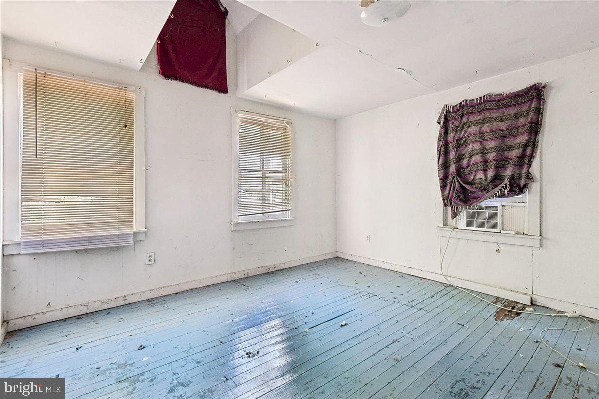 8472 Frederick Road photo 14