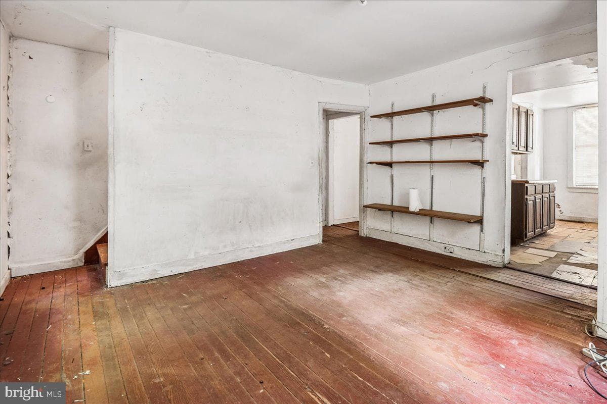 8472 Frederick Road photo 6