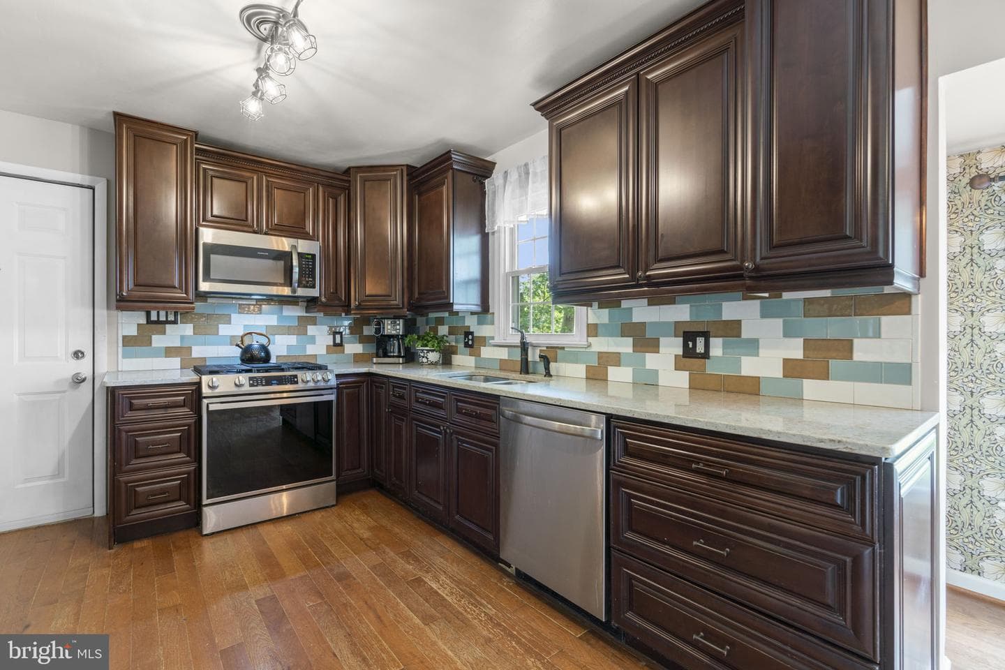 9206 Mellenbrook Road photo 10