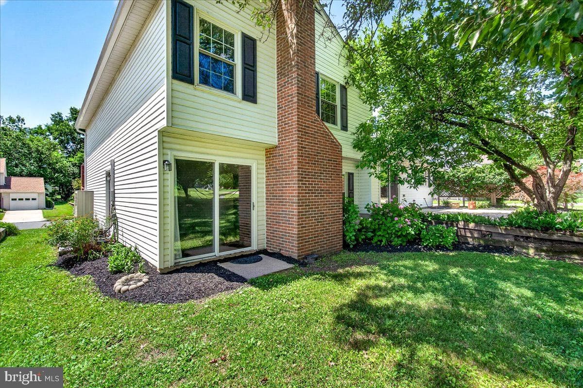 6630 Windsor Court photo 21