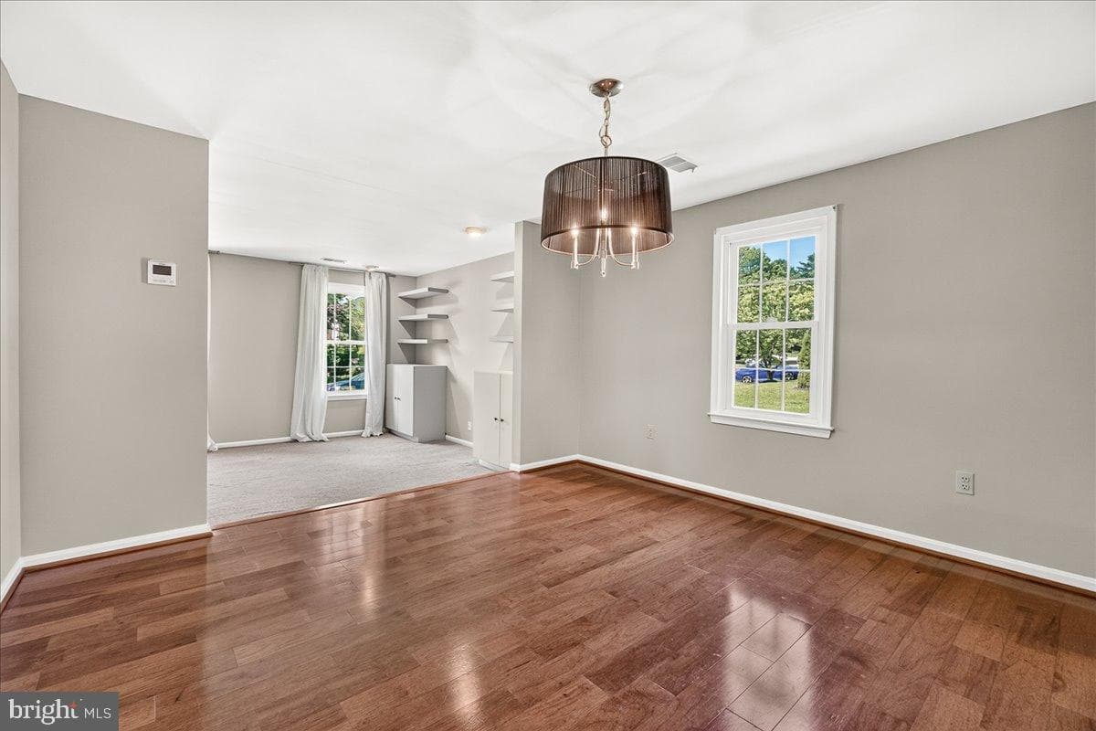6630 Windsor Court photo 6