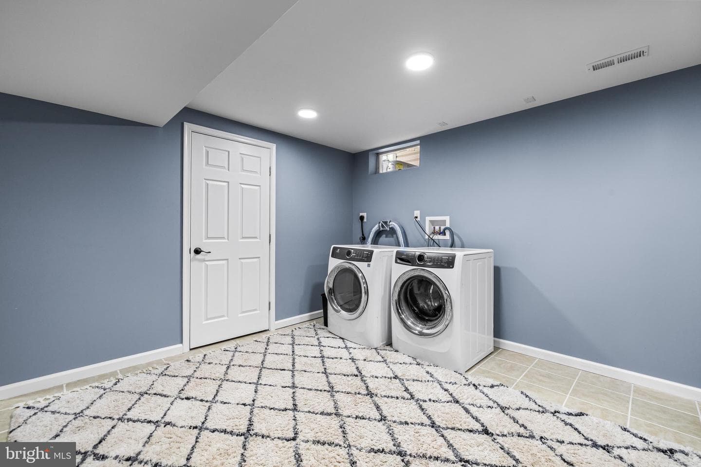 6055 Adcock Lane photo 20