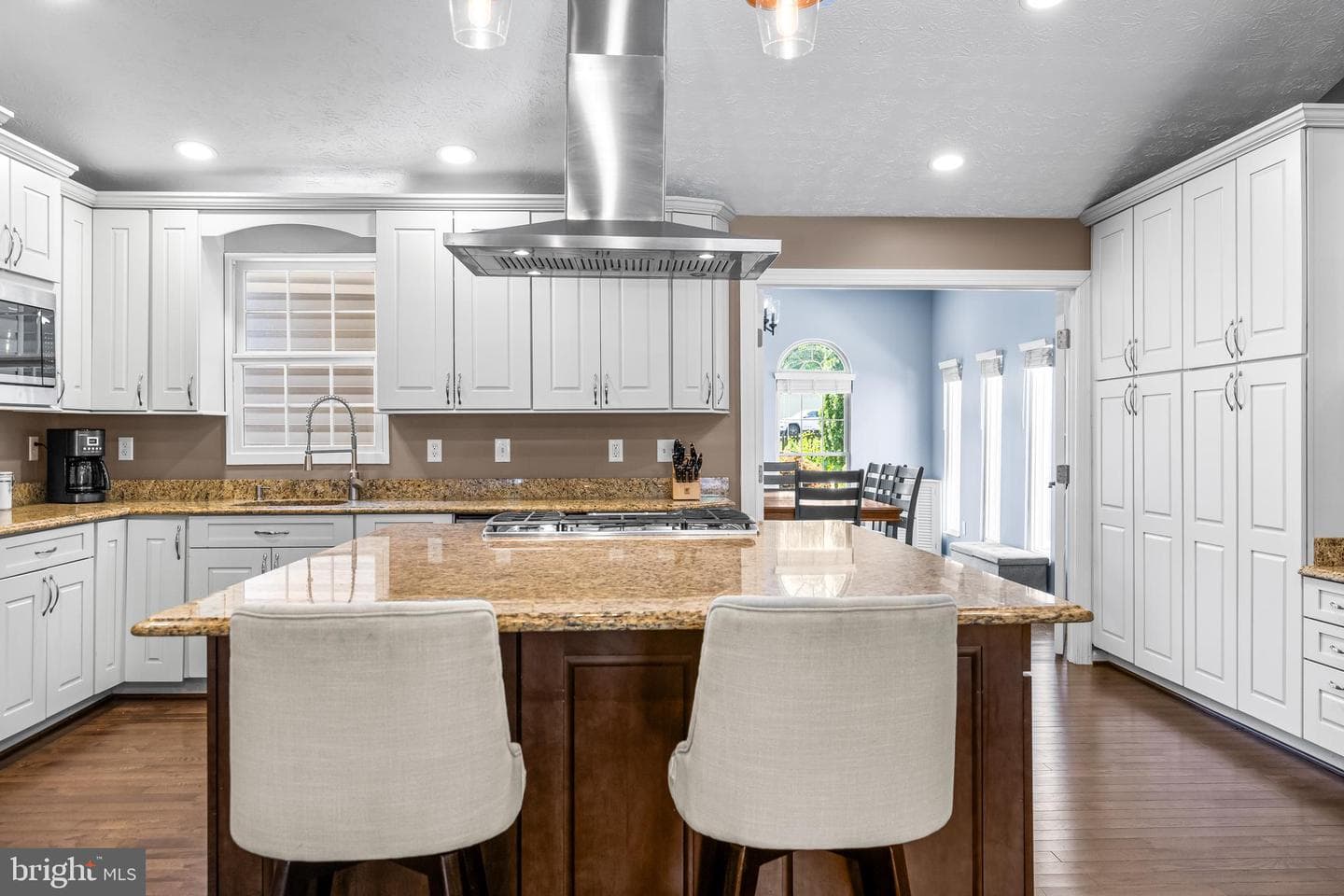 6055 Adcock Lane photo 8