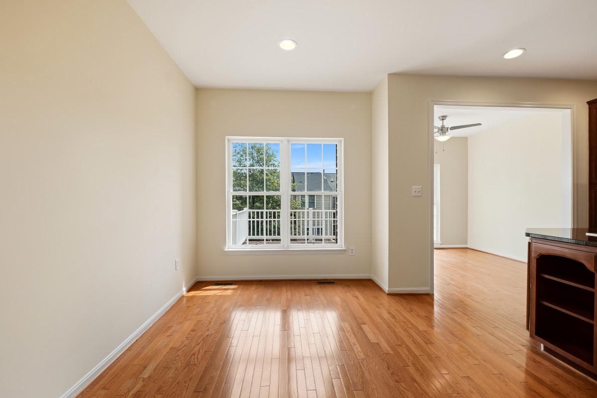8910 Dawson Manor Drive photo 10