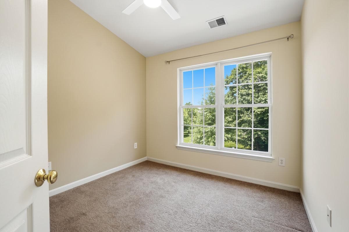 8910 Dawson Manor Drive photo 29
