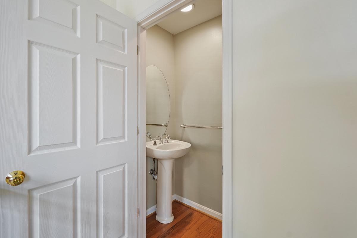 8910 Dawson Manor Drive photo 8