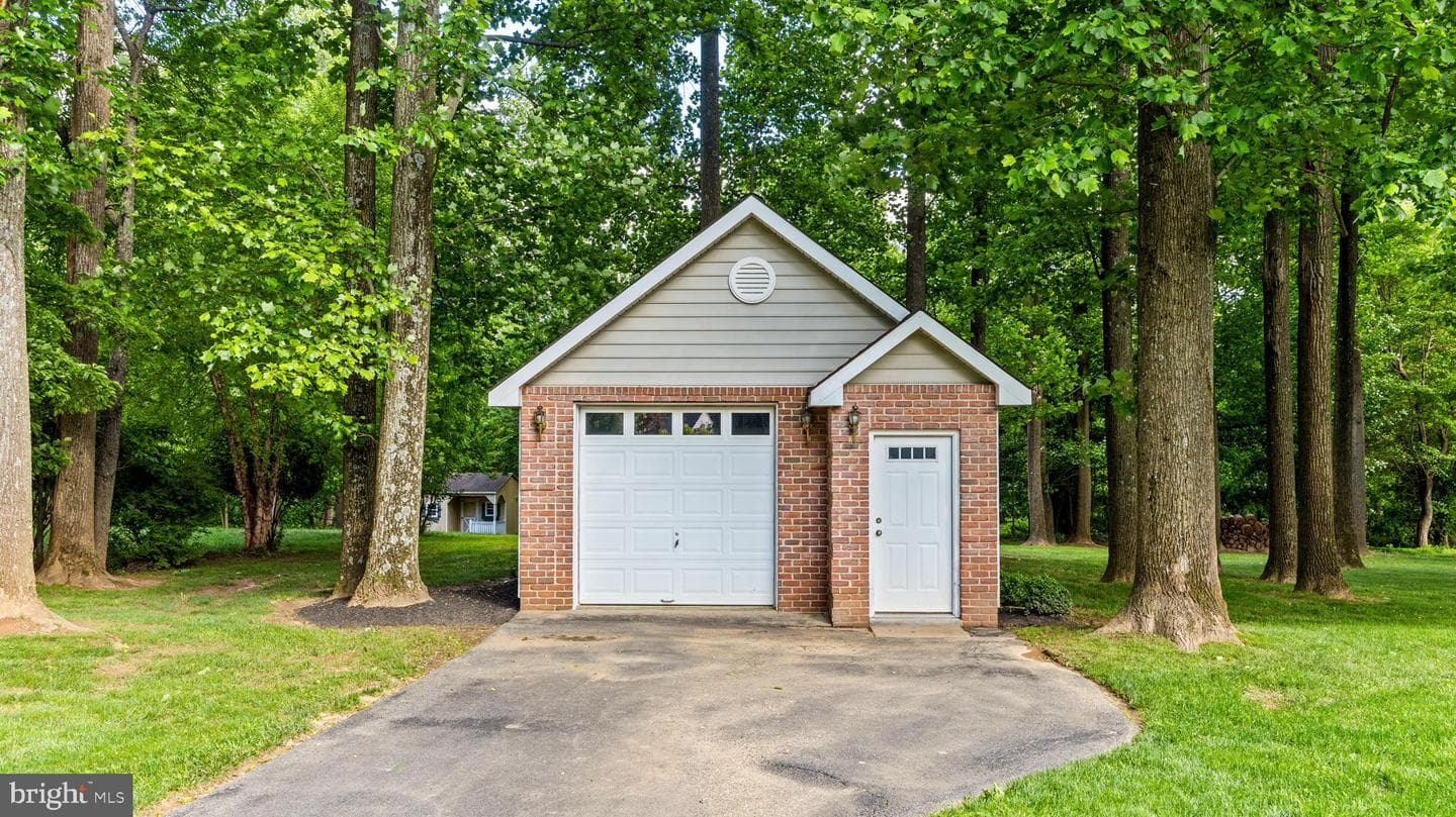 2926 Summer Hill Drive photo 14