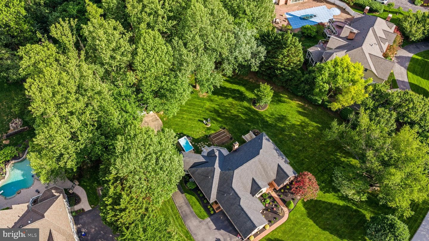 2926 Summer Hill Drive photo 28