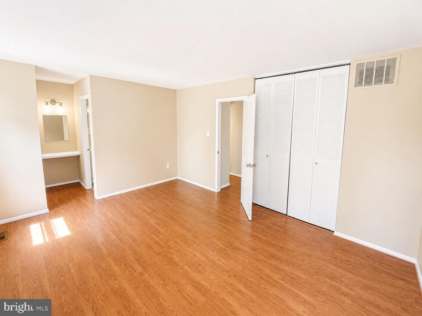 11295 Old Hopkins Road photo 16