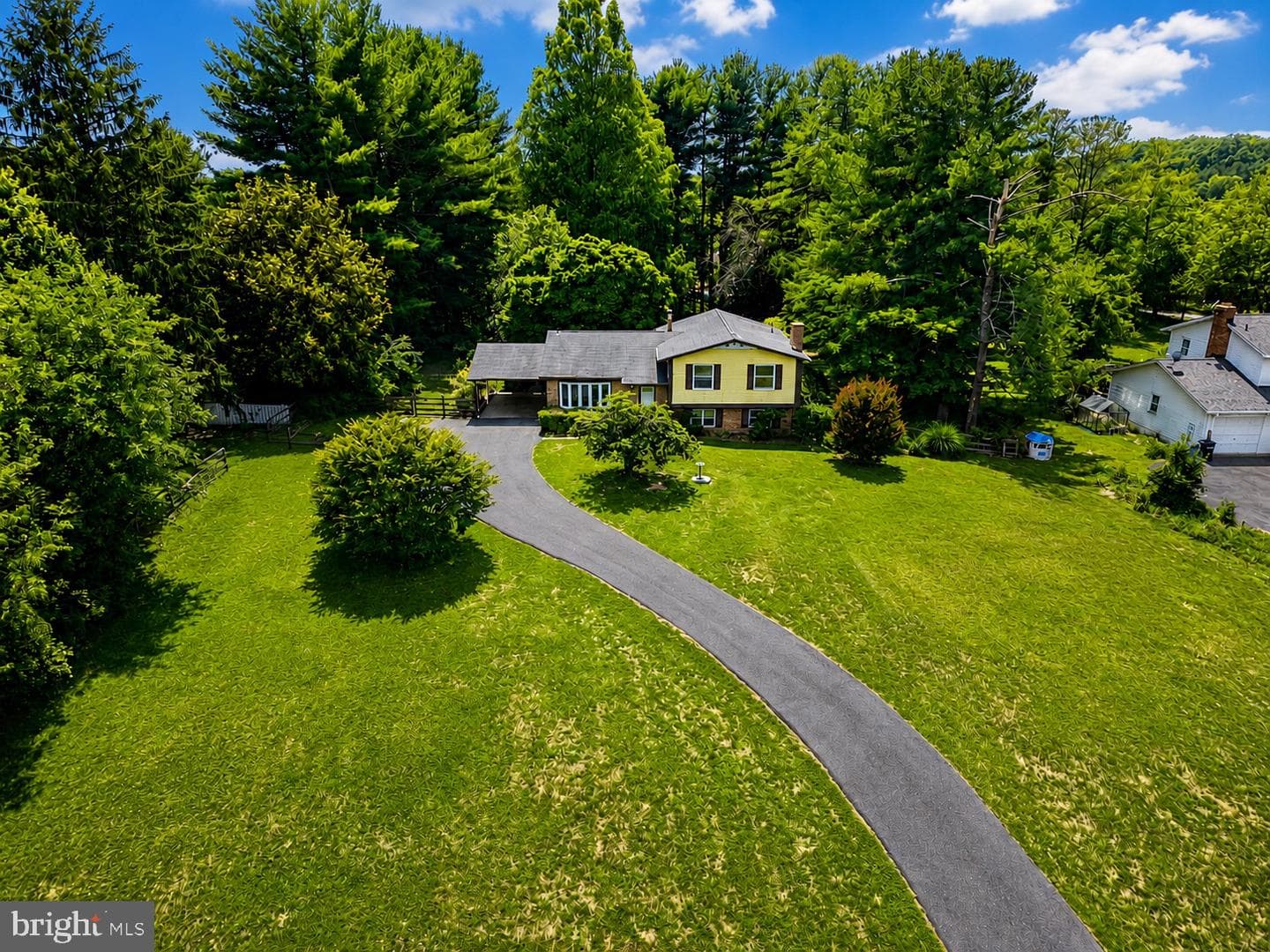 11295 Old Hopkins Road photo 2