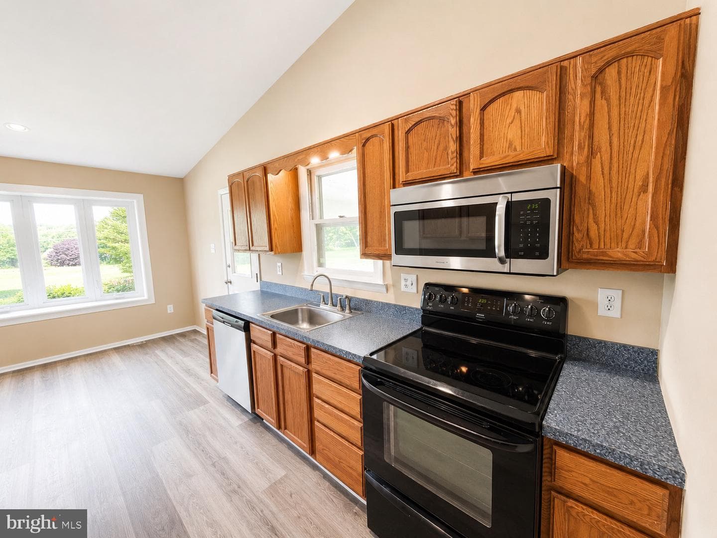 11295 Old Hopkins Road photo 8