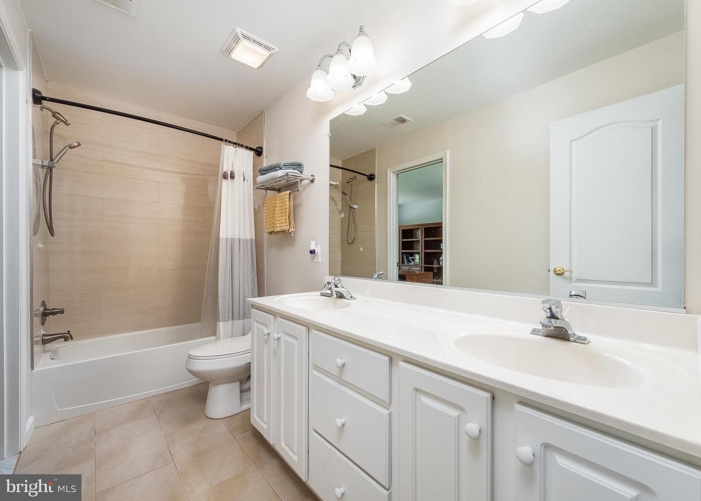 13728 Bold Venture Drive photo 34
