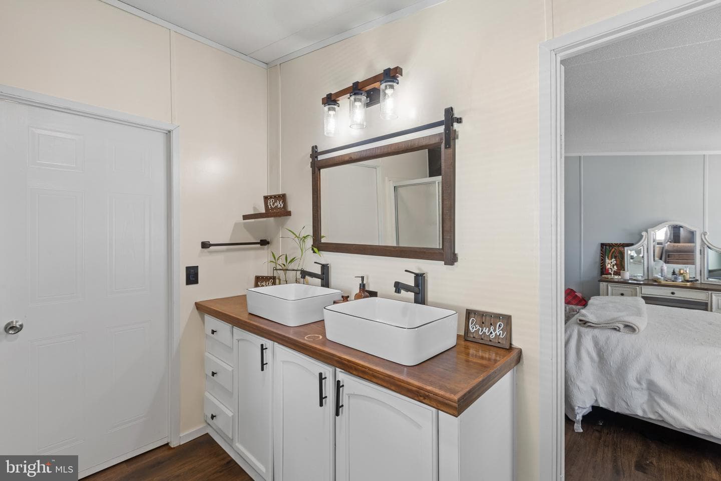 43 Midway Avenue photo 27