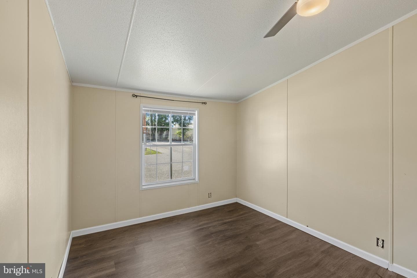 43 Midway Avenue photo 33