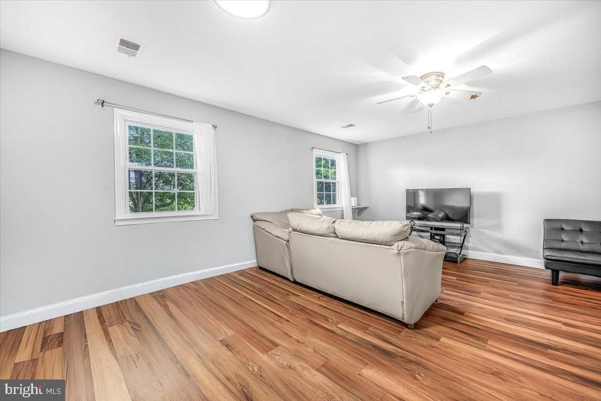5852 Morningbird Lane photo 10