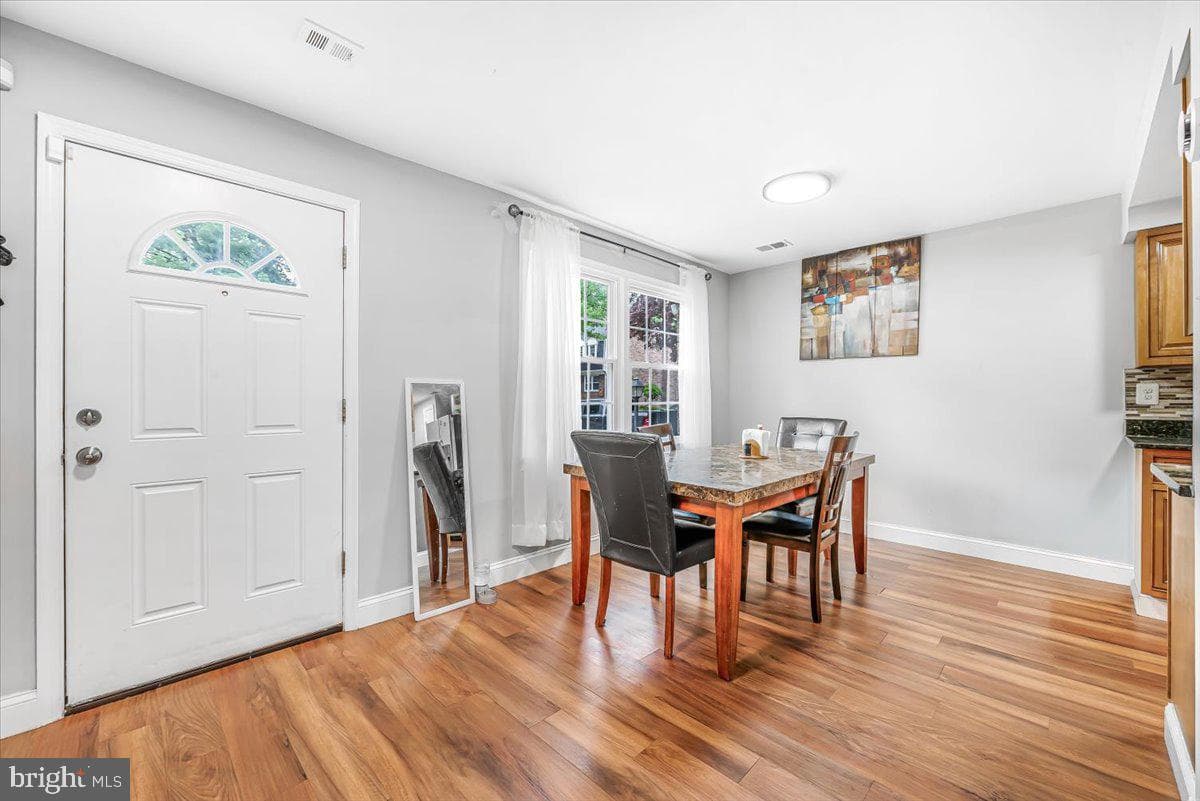 5852 Morningbird Lane, Columbia