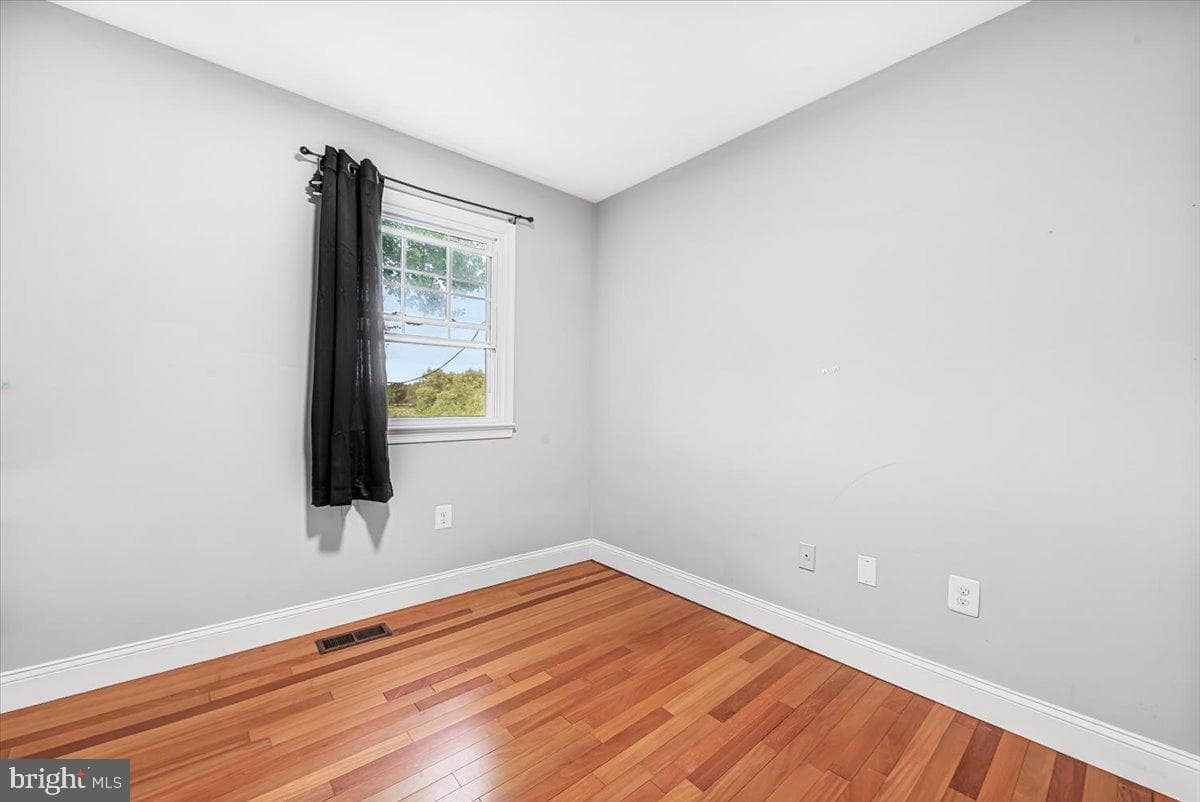 5852 Morningbird Lane photo 9