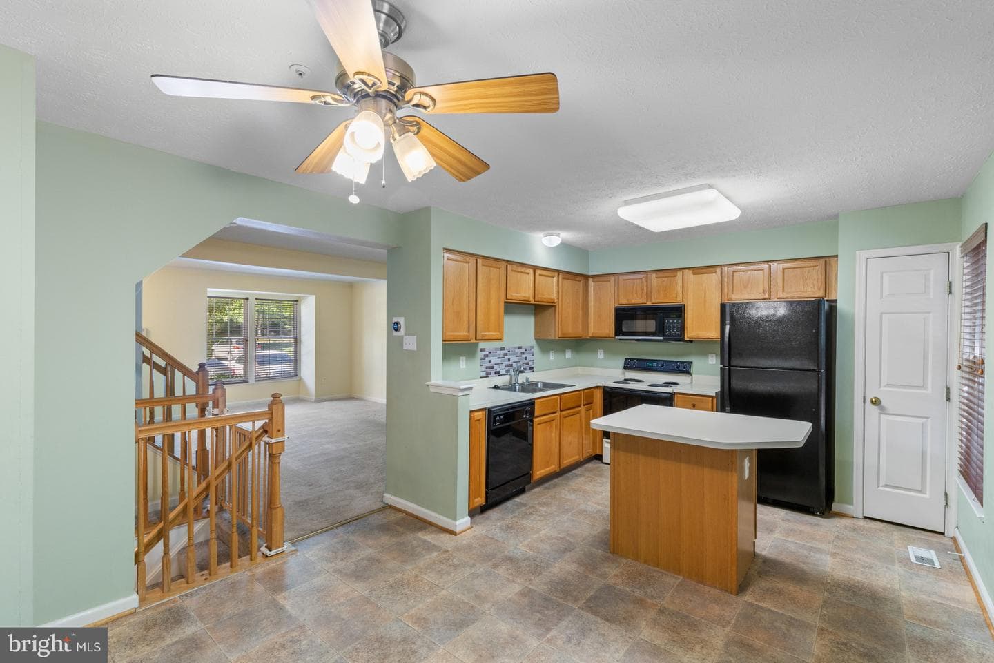8813 Evermore Court photo 10