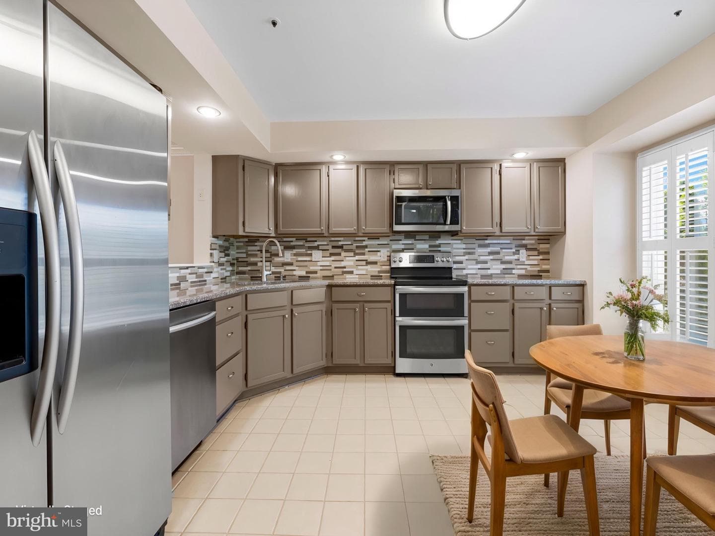 8747 Birkenhead Court NE photo 2