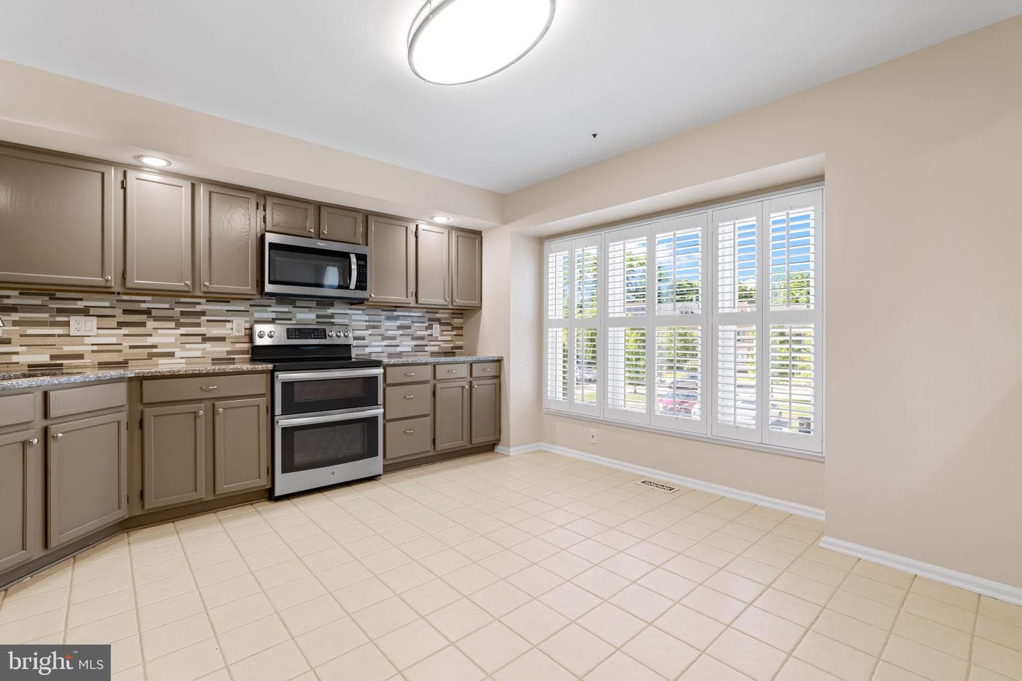 8747 Birkenhead Court NE photo 3