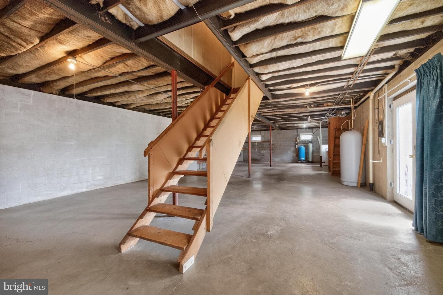 13835 Howard Road photo 30
