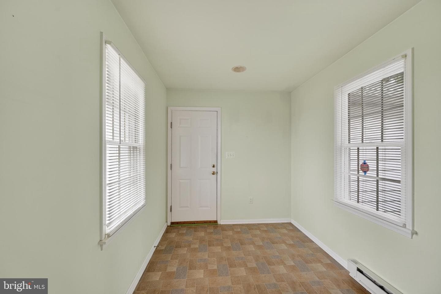 13835 Howard Road photo 9