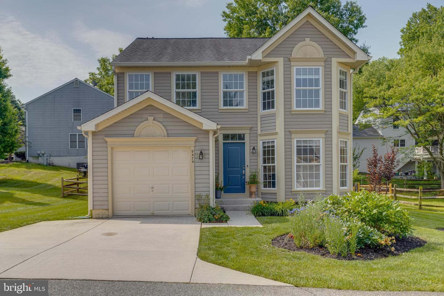 9474 Ridgeview Drive photo 2
