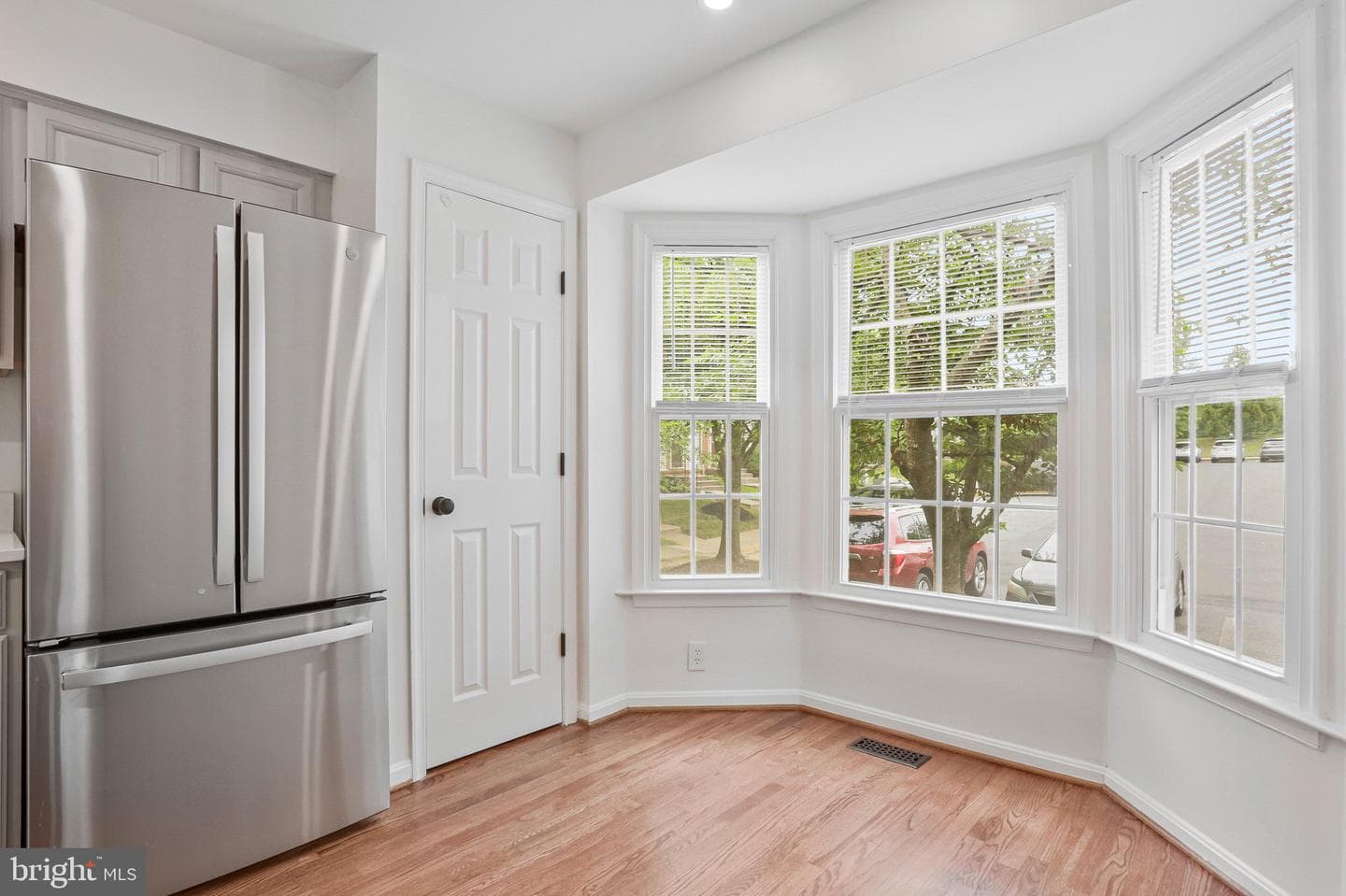 6325 Hampton Place photo 9