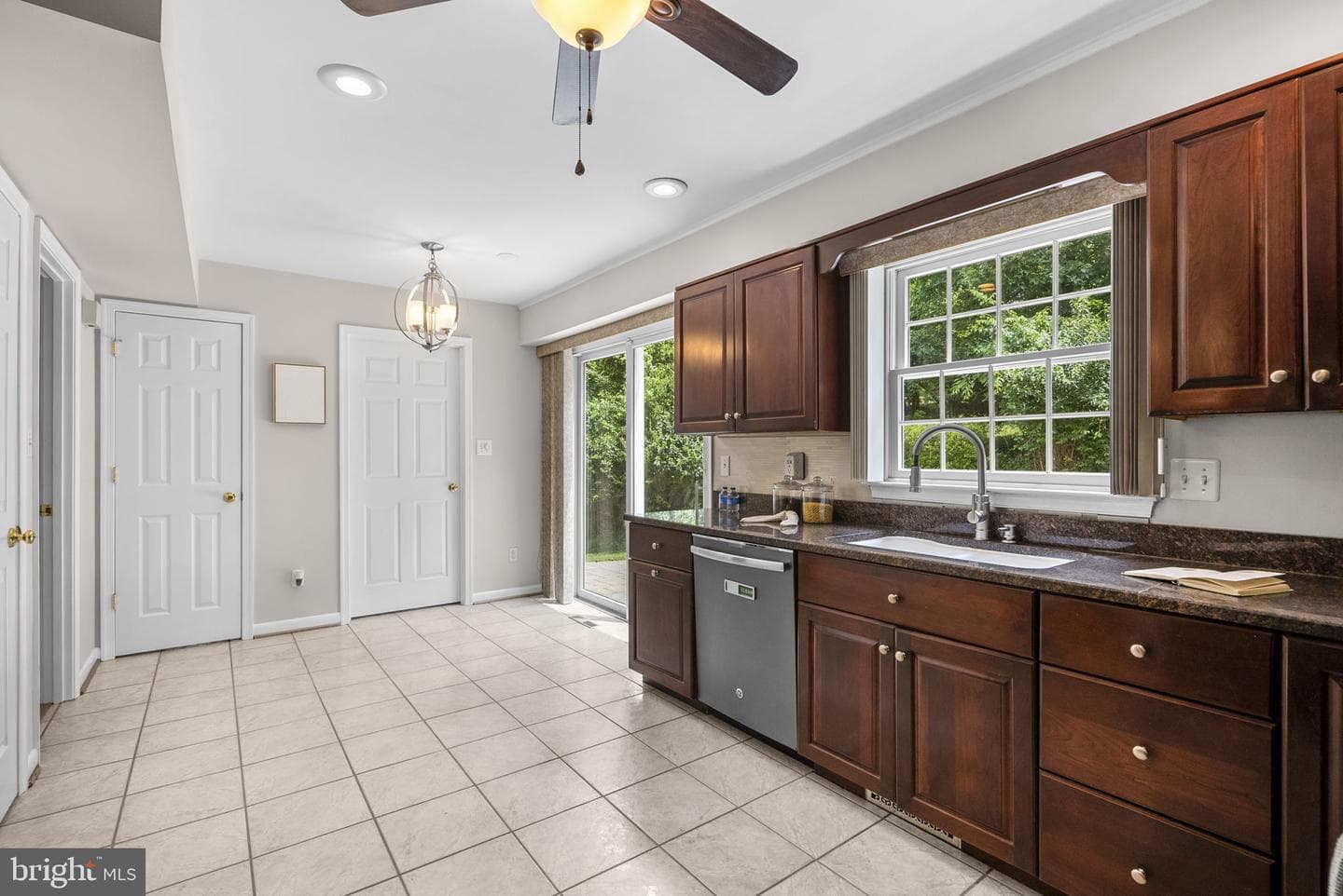 3525 Font Hill Drive photo 10