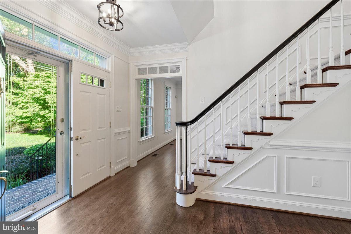 6325 Angel Rose Court photo 4