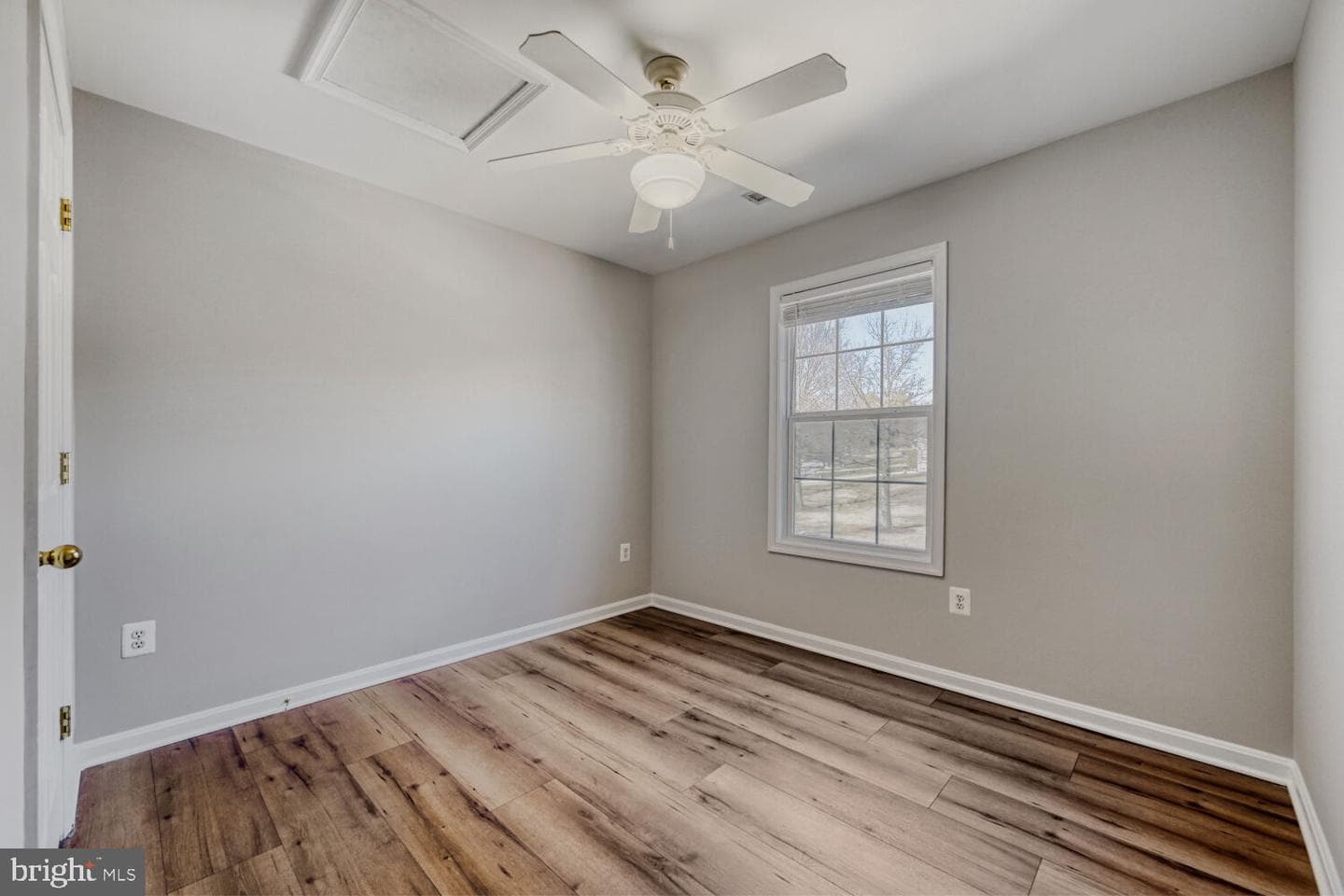 8375 Mitzy Lane photo 17