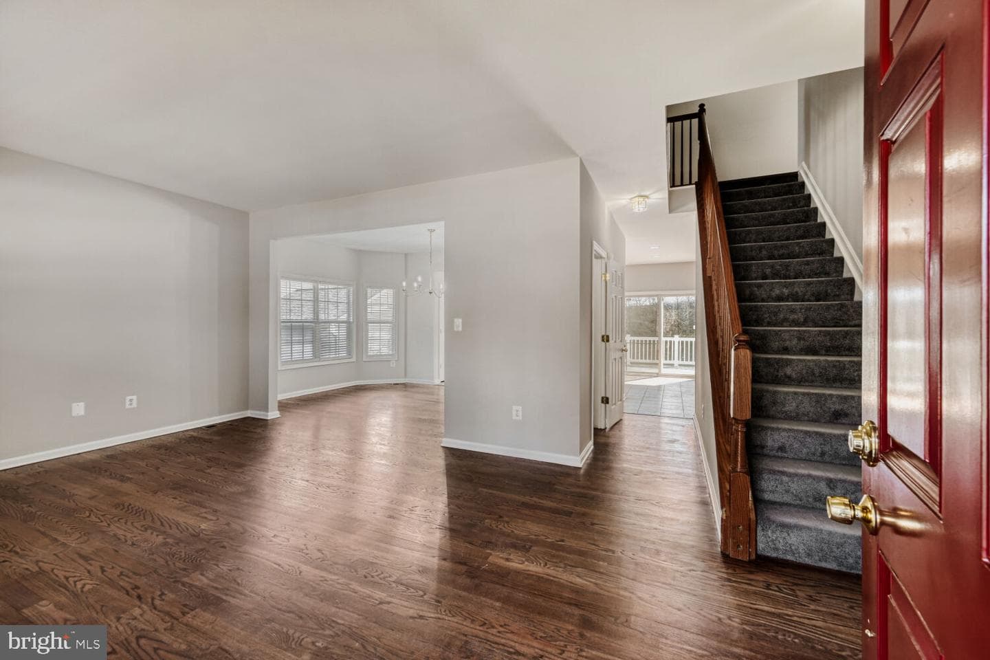 8375 Mitzy Lane photo 5