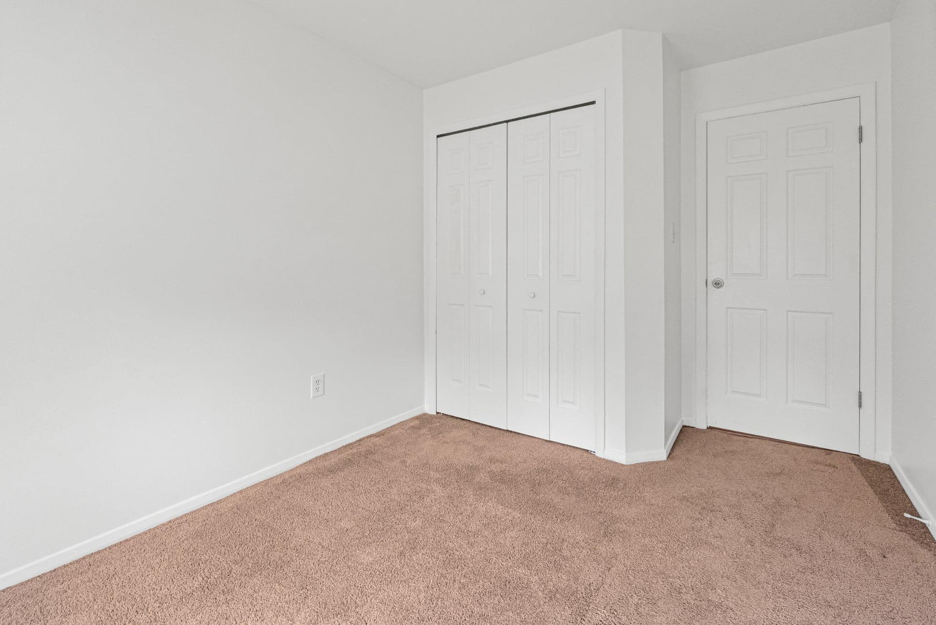 7924 Mayfair Circle #b photo 12