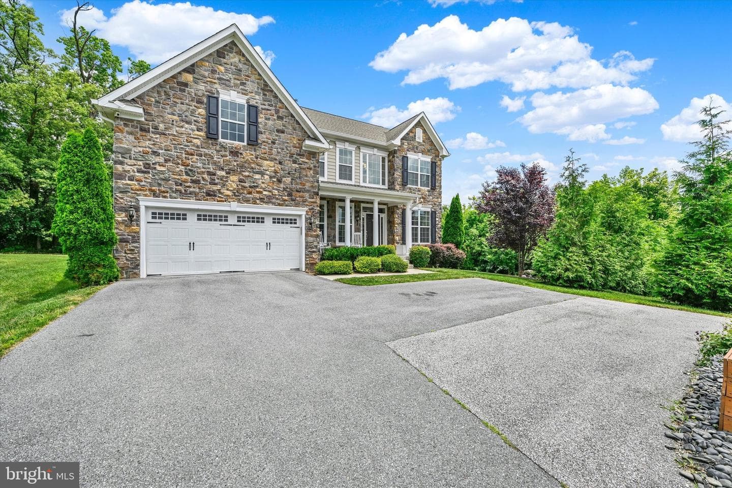 7510 Leafy Tree Lane photo 3