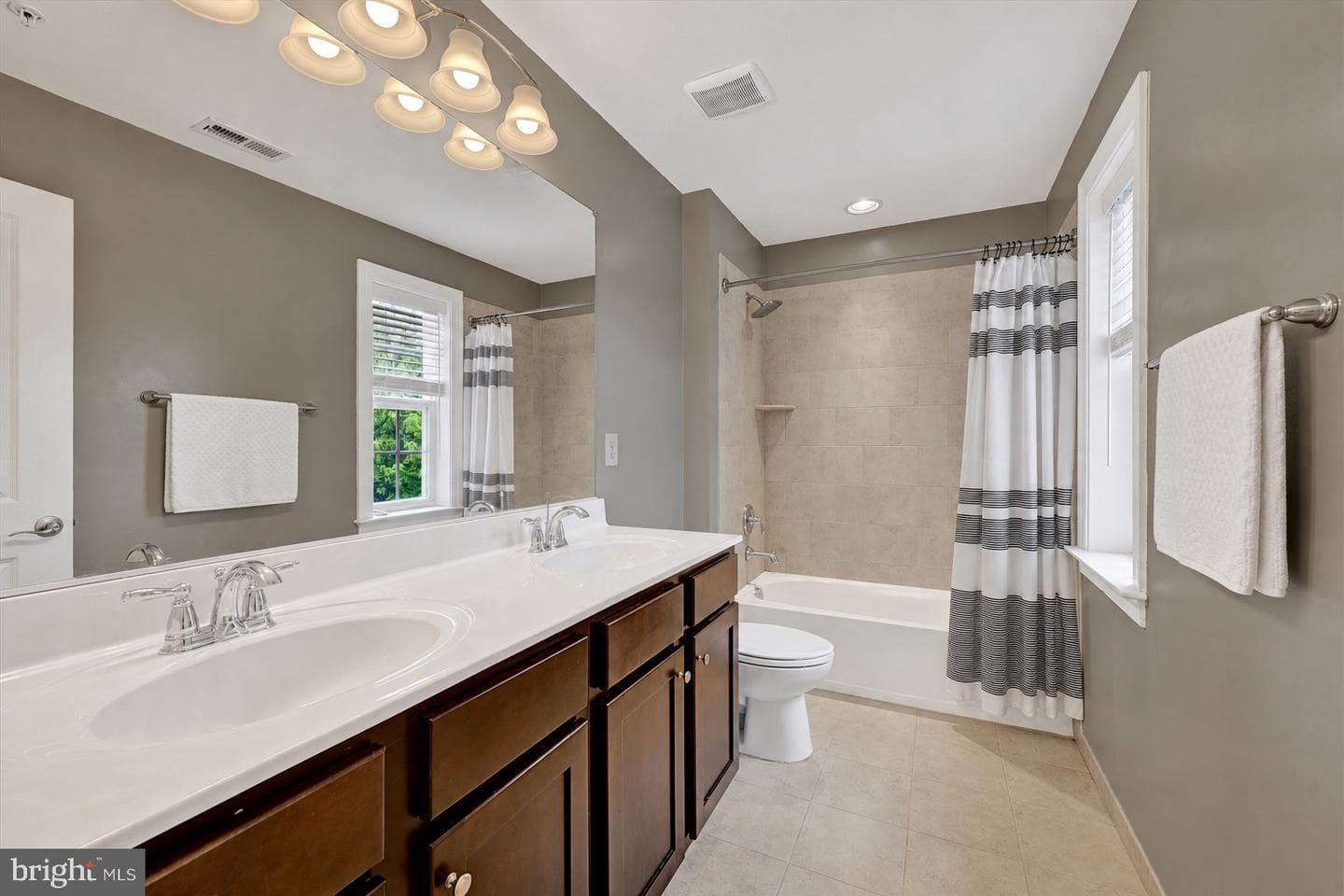 7510 Leafy Tree Lane photo 37