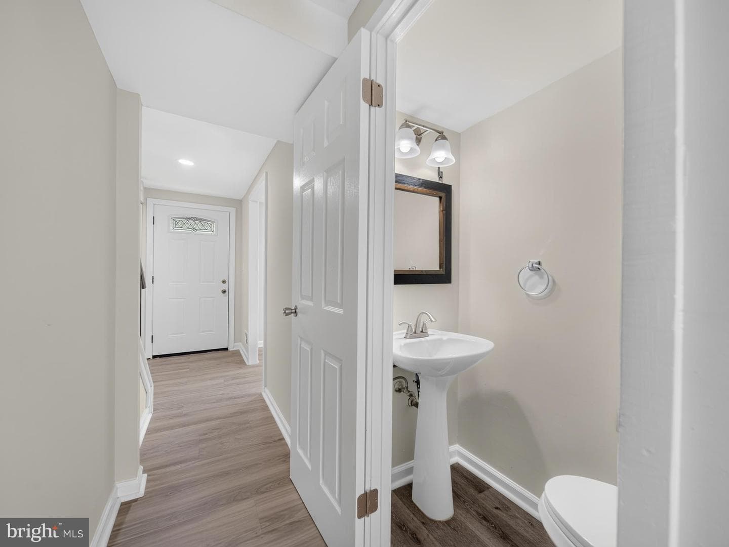 5443 Hildebrand Court photo 16