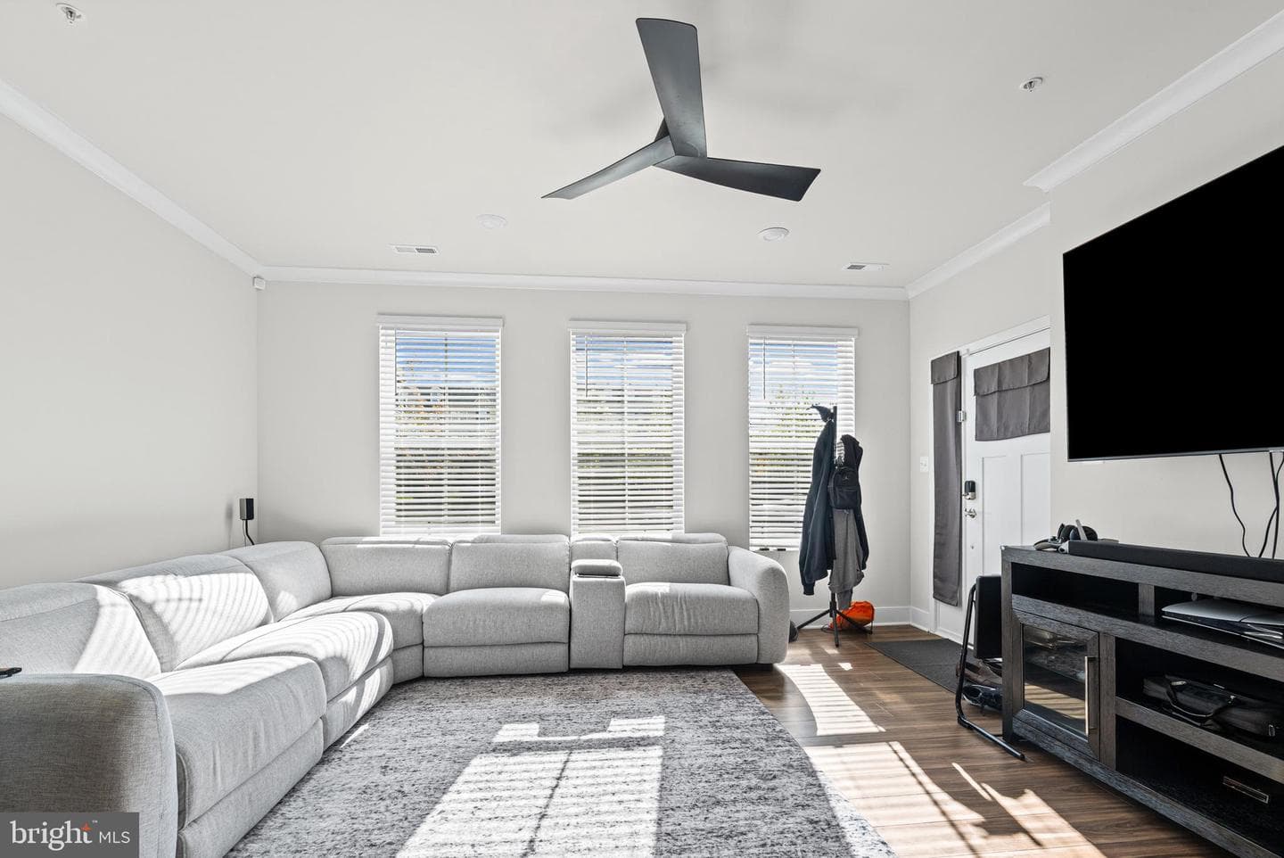 7736 Port Capital Drive photo 5