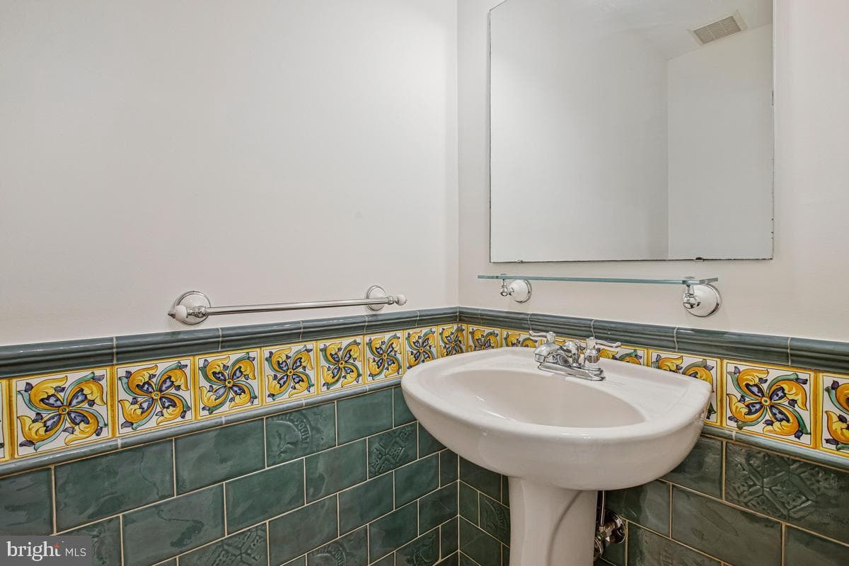 6052 Tamar Drive photo 24