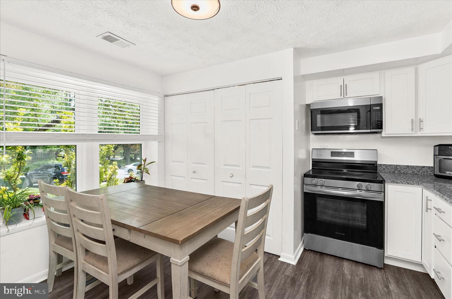 10611 Delfield Court photo 4