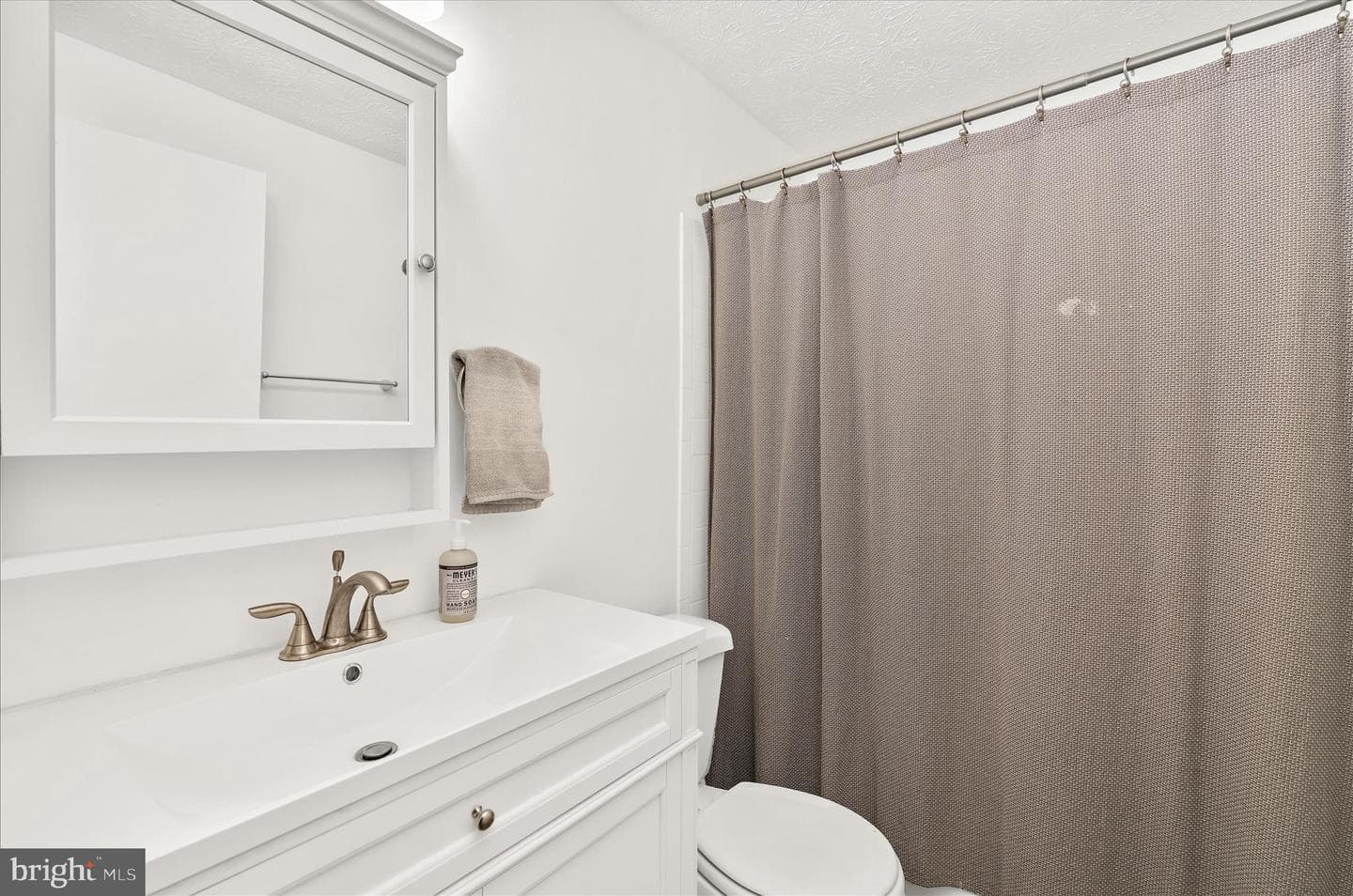 10611 Delfield Court photo 9