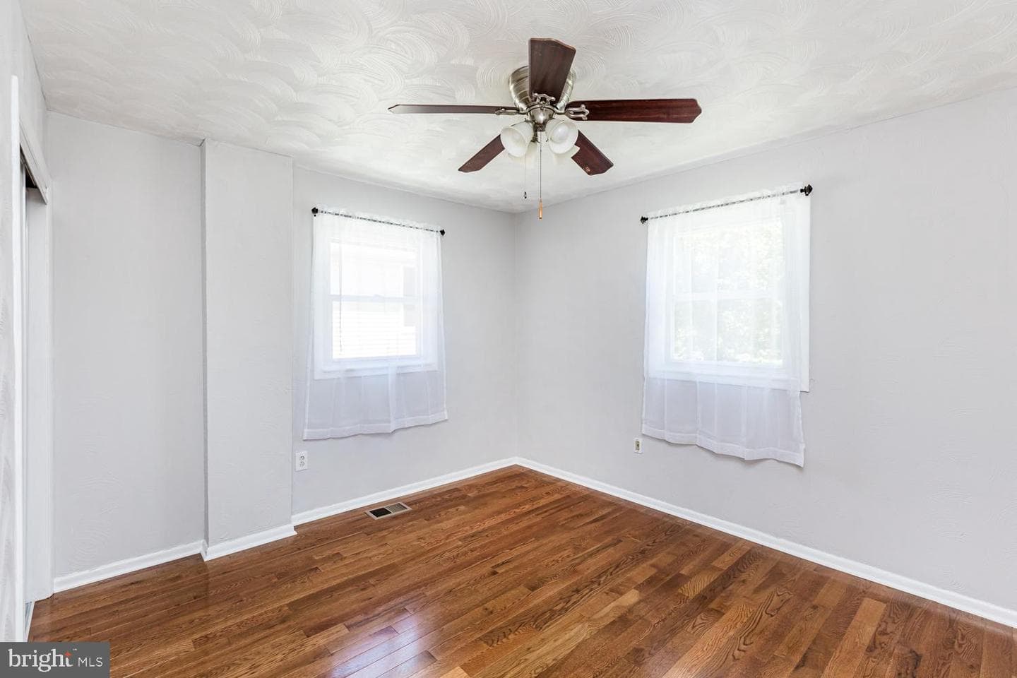 9227 Gross Avenue photo 16