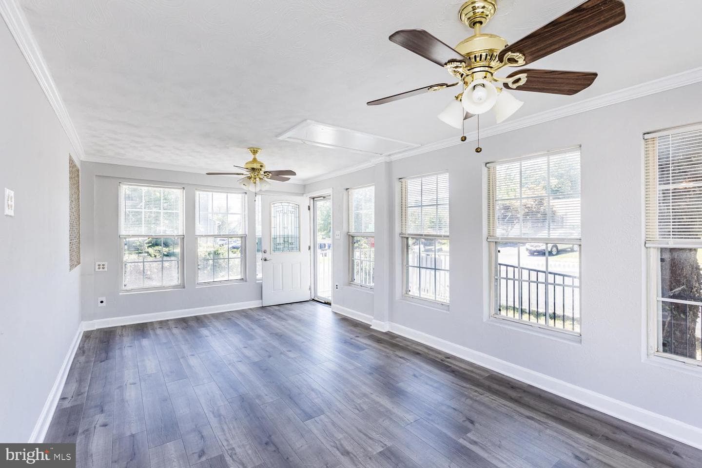 9227 Gross Avenue photo 4