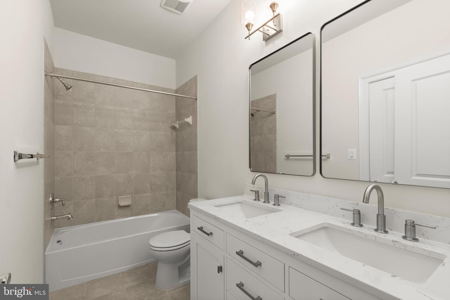 11423 Ellington Street photo 56