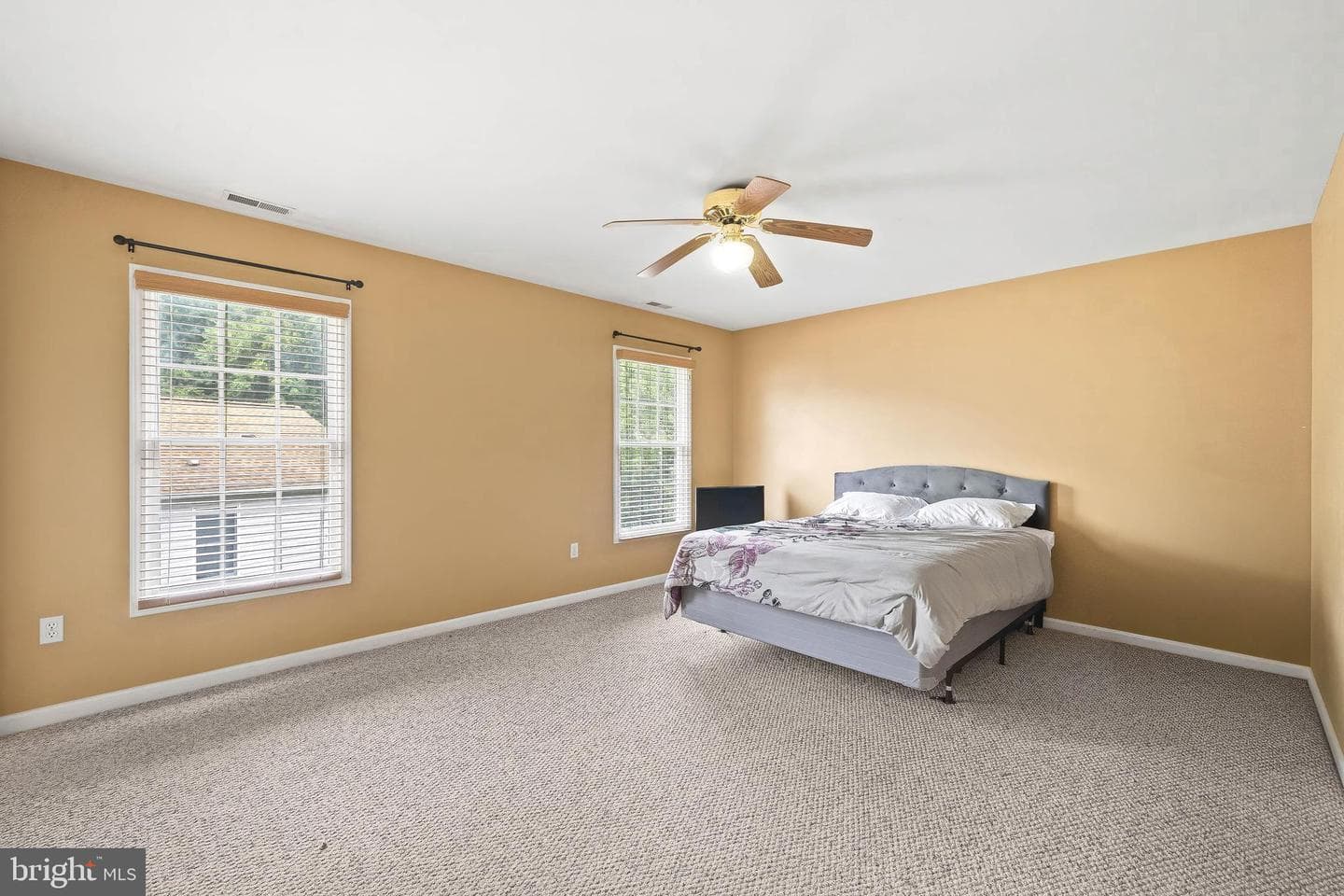 6584 Meadowfield Court photo 14